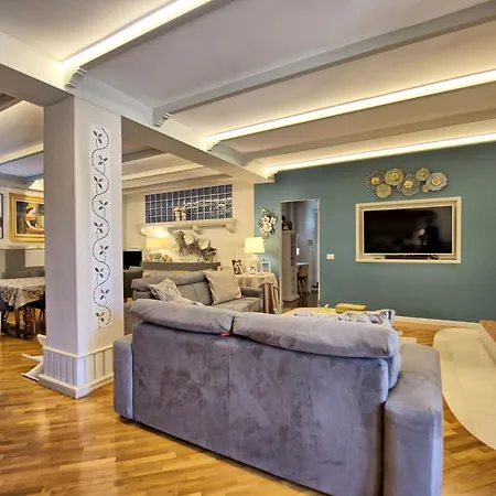 Villa Tagliaferri By Posarellivillas *