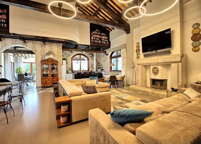 Villa Tagliaferri By Posarellivillas