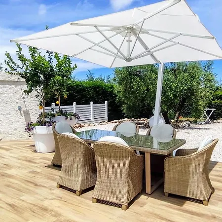 Villa Tagliaferri By Posarellivillas